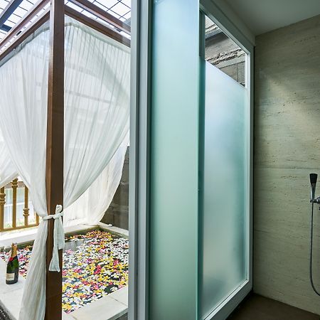 The Crystal Luxury Bay Resort Nusa Dua Экстерьер фото